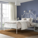 Prekrasan metalni krevet sa madracima i podnicama bijeli lux 150 eur
