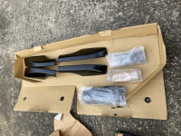 KROVNI NOSAČI TOYOTA LAND CRUZER V8  07-22 G NOVO TOYOTA 63401-60010