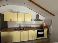 prodajem kuhinju (bez nape i kuhala)