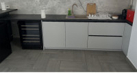 Prodajem kuhinju sa šankom kao nova - HITNO!