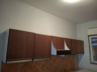 VISEĆI KUHINJSKI ELEMENTI, 3 METRA ŠIRINE, SVE ZA 50 Eura.