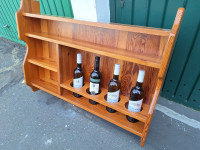 Zidna polica za flaše i čaše VELIKA GORICA