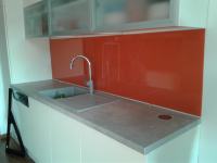 Staklena zidna obloga Lacobel Orange. Izmjera i montaža.