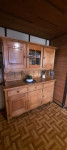Rustikalna drvena kredenca