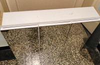 Kupaonski ormarić s ogledalom i svijetlom