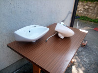 dva pikolo umivaonika