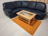 Kutna Kozna Garnitura  Stolic sa Staklom Sliku u staklu i tepih