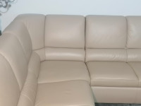 PRESTIŽNA kožna garnitura "KUNGSHOLMEN" iz ŠVEDSKE. Mogućnost DOSTAVE