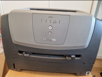 Lexmark laserski printer -defektan