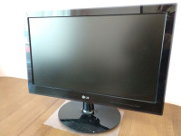 LG Flatron W2240S-PN Full HD LCD monitor 22 VGA TN 5ms crni odličan
