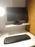 LCD Monitor Asus 19" i tipkovnica.