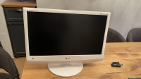 Monitor/TV LG M2262D.