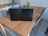 Philips tv 55cm 1 kom Quadro 55 cm 4 kom