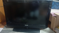Prodajem LCD Phillips i digitalni prijemnik.