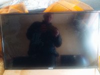 32" Vivax Smart TV WiFi – zidni nosač