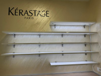 Zidne police s LED rasvjetom