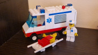 lego 6666 Ambulance