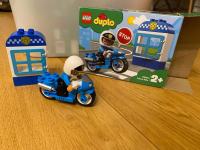 Lego Duplo policajac na motoru