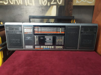 ITT radio kazetofon Boombox 1986g