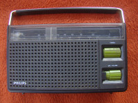 Stari radio Philips 90RL25 22R