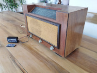 Stari radio telefunken Bluetooth zvučnik