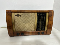 Vintage drveni radio Nikola Tesla,izvana u super stanju,1954.godina !