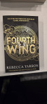 Knjiga Fourth Wing Rebecce Yarros meki uvez nova za 12 eura!