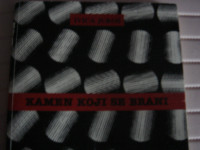 knjiga  KAMEN KOJI  SE BRANI,vidi slike!