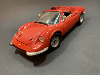 Ferrari DINO 246 GTS, Hot Wheels 1:18 autic model maketa