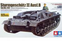 Maketa tenka tenk Stug III Ausf.B 1/35 1:35 Oklopnjak + figurica