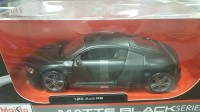 Metalni model maketa automobil AUDI R8 1/24 1:24