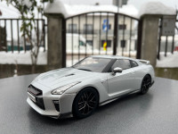 Nisaan GTR 1/18 Triple9 ODLIČAN