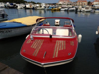 Glastron V-142 gliser