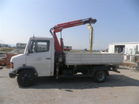 Kamion Mercedes 811D kiper s kranom