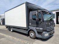 MERCEDES 821, KOFER + RAMPA