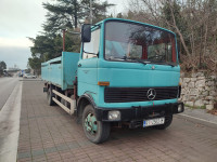Kamion Mercedes-Benz LP 813, kran
