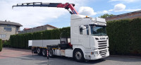 Scania R580 V8 8x4 Flatbed Truck / HMF 3220 K7 Crane