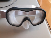 Maska za ronjenje za uža lica i npr. djevojke