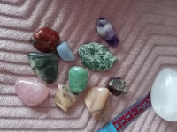LOT poludragog kamenja