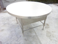 Radni vrtljivi OKRUGLI INOX stol za mesare; sortirni stol