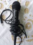 Mikrofon za pjevanje