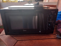 MIDEA MIKROVALNA PEĆNICA