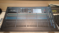 Allen&Heath QU-32 digital mixer