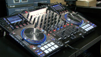 Denon DJ MCX8000, ne zahtjeva laptop, pušta glazbu sa 2x USB Sticka