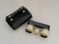 Dvogled sa kožnom futrolom - očuvan i ispravan