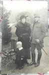 Fotografija Austrougarskog oficira sa obitelji