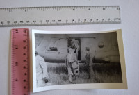 Fotografija stari piloti NOVJ izlaze iz helikoptera Mi-8 VIS XIV