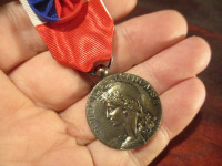 Francuska medalja časti rada, IV tip, srebro, 2 žiga, 16.12 grama