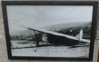 Velika uokvirena fotografija NDH zrakoplova