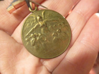 WW1 Francuska medalja za oboljele od tuberkuloze prešani metal LALIQUE